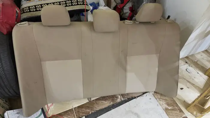 للبيع مقعده خلفيه كرولا 2015 0