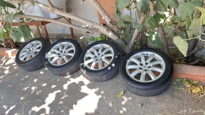 جنوط لكزس 460 بكفرات شبه جديده 0