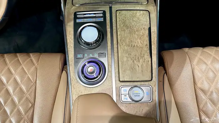 جينسس( GV 80   رويال) 2023 21