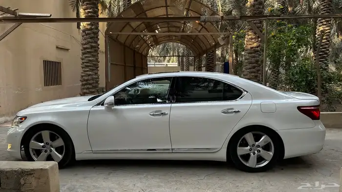 لكزس LS460 2010 7