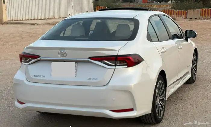 تويوتا كورولا 1.5 فل كامل 2021 17