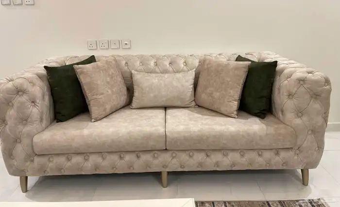 للبيع كنب فاخر شبه جديد بتفصيل خاص 8