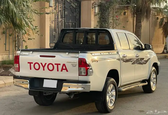 تويوتا هايلوكس SRS 2016 سعودي 7