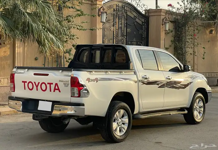 تويوتا هايلوكس SRS 2016 سعودي 10