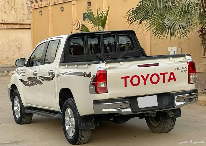 تويوتا هايلوكس SRS 2016 سعودي 25