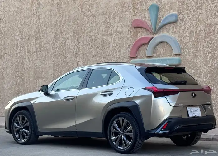لكزس UX 2021 F SPORTS 3