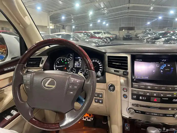 لكزس LX570 ممشى قليل 2015 وكاله نضيف ب الحيل 49