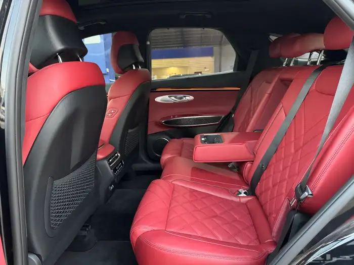 جنسس GV70 2025 بلاتينيوم سبورت عداد 10 الاف 7