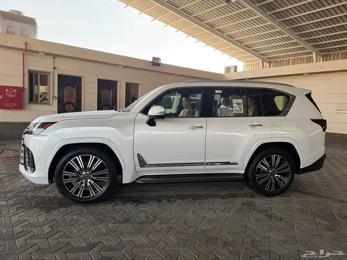 لكزس BB LX600 موديل 2025 سعودي 14