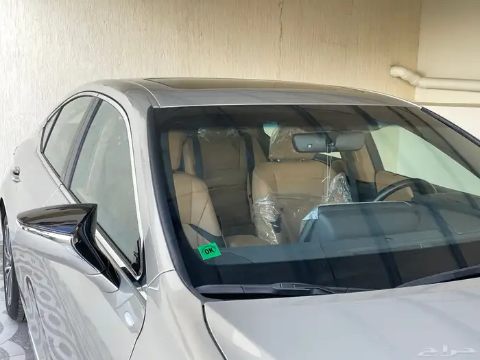 لكزس بحالة الوكالة 40