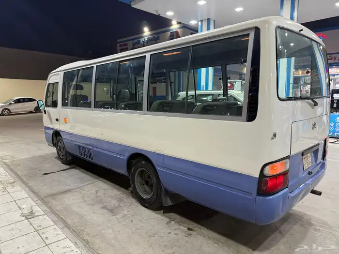 باص كوستر موديل 2009 بنزين 26 مقعد 7