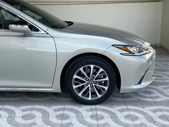 لكزس بحالة الوكالة 33