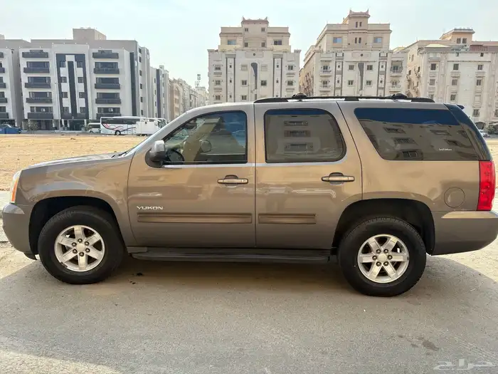 يوكن 2014 نظيف على الفحص ماشي 316500 كيلو مالك اول مفحوص 3