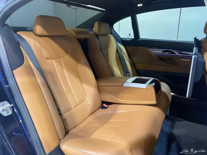 بي أم دبليو 2018 730Li(عداد قليل ) بحالة ممتازة 19