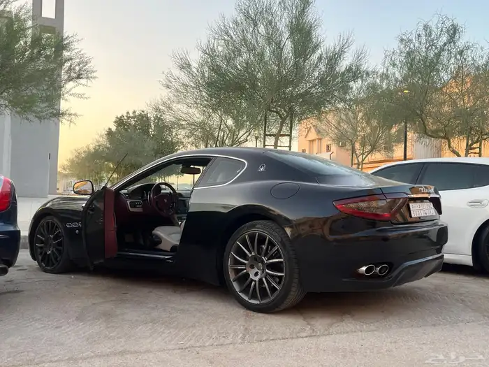 مازراتي جراند توريزمور اس 4.7 2012 المكينة الحمراء مصدومة 56