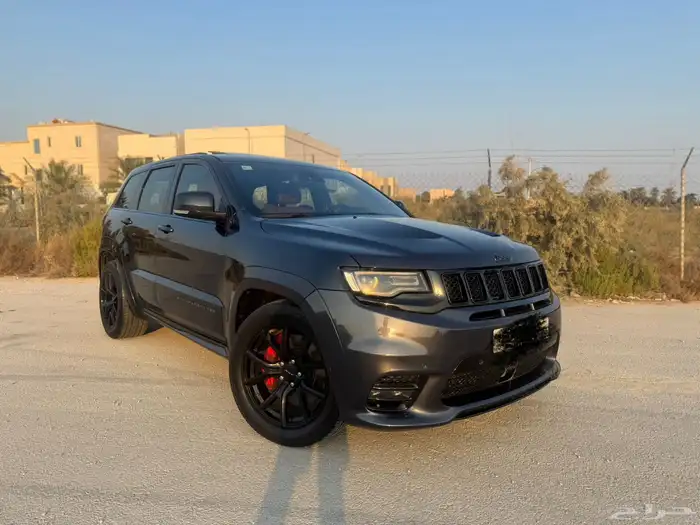 جراند شروكيSRT 2014 1