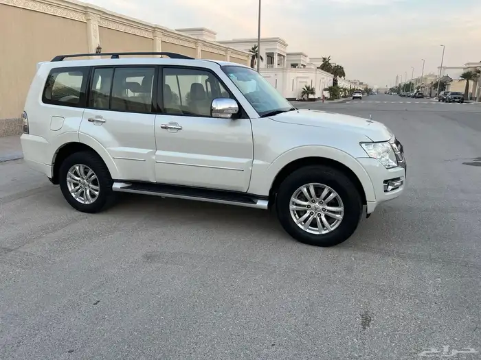 باجيرو 2018 علامه ذهبيه اعلى فئه 6