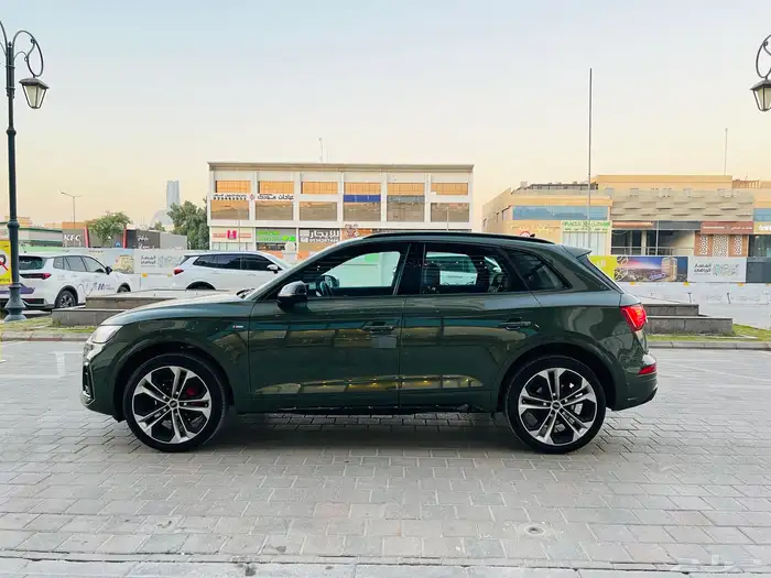 AUDI Q5 2023 S line سماكو بلاك اديشن 16