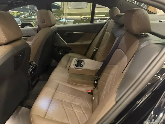 بي ام دبليو 520 2024 13