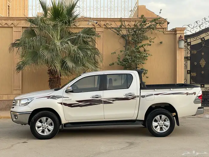 تويوتا هايلوكس SRS 2016 سعودي 22