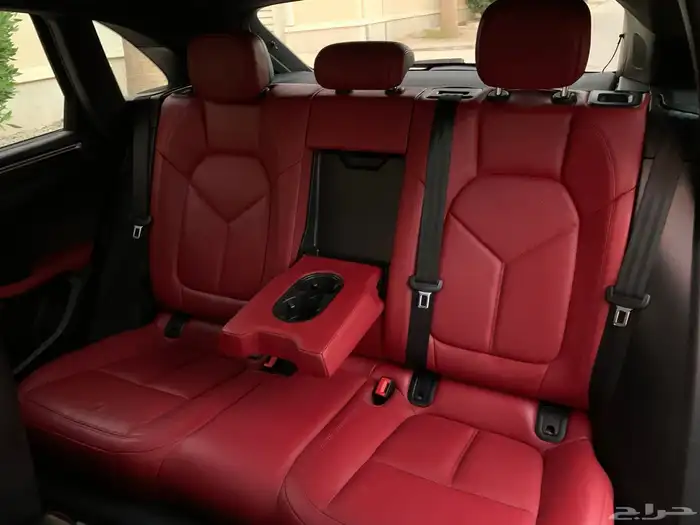 بورش ماكان موديل 2020 بحالة الوكاله 32