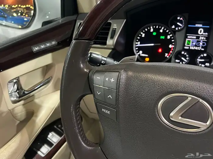 لكزس LX570 ممشى قليل 2015 وكاله نضيف ب الحيل 43