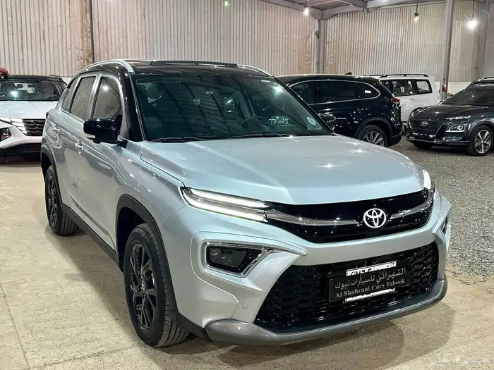 تويوتا اوربان 2025 عداد 1500 كيلو فل كامل بحالة الجديد 4