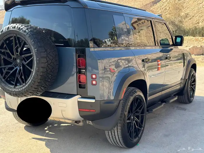 للبيع ديفندر SE موديل 2020 ماشي 70 الف كندي 4