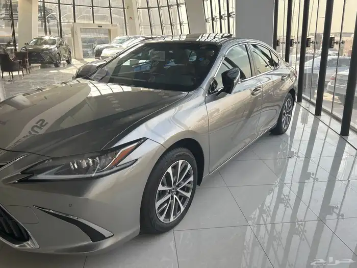 لكزس ES300 AH - وارد عبداللطيف جميل 2025 - الضحيان أوتو 2