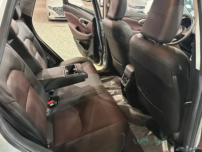 تويوتا اوربان 2025 عداد 1500 كيلو فل كامل بحالة الجديد 26