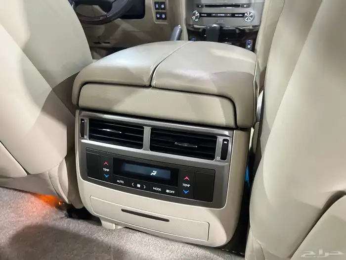 لكزس LX570 ممشى قليل 2015 وكاله نضيف ب الحيل 55