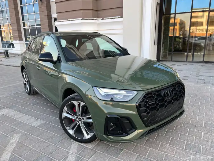 AUDI Q5 2023 S line سماكو بلاك اديشن 0
