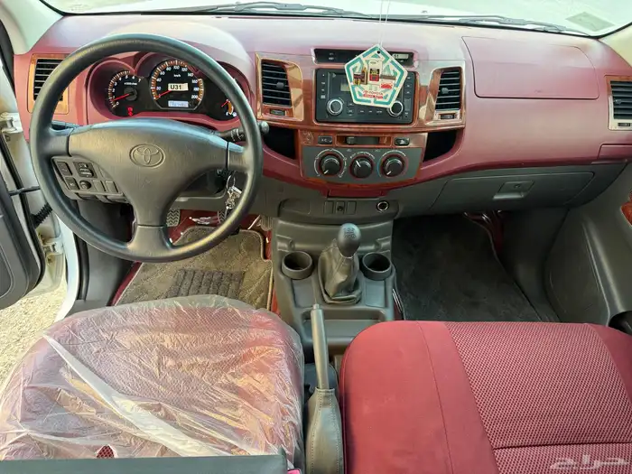 تويوتا هايلوكس 2013 GLX سعودي نظيفه جدا 21