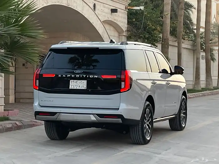 فورد اكسبديشن 2025 بلاتينيوم عداد (9 الاف) قمه بالنظافه 31