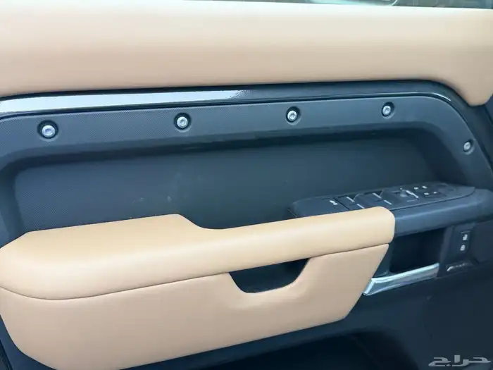 لاندروفر ديفندر HSE موديل 2026 وارد الناغي نظام 50-50 11