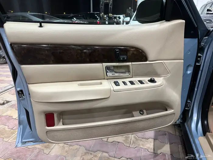 جراند ماركيز موديل 2011 نظيف 8