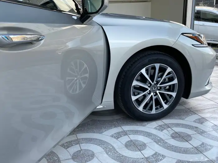 لكزس بحالة الوكالة 38