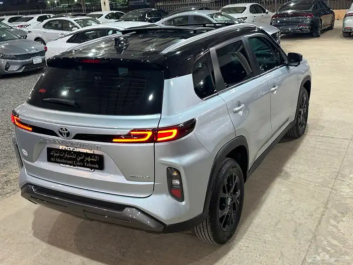 تويوتا اوربان 2025 عداد 1500 كيلو فل كامل بحالة الجديد 11