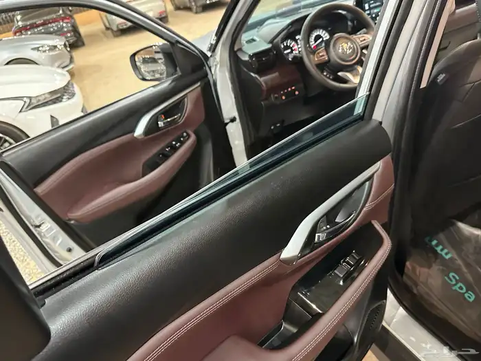 تويوتا اوربان 2025 عداد 1500 كيلو فل كامل بحالة الجديد 17