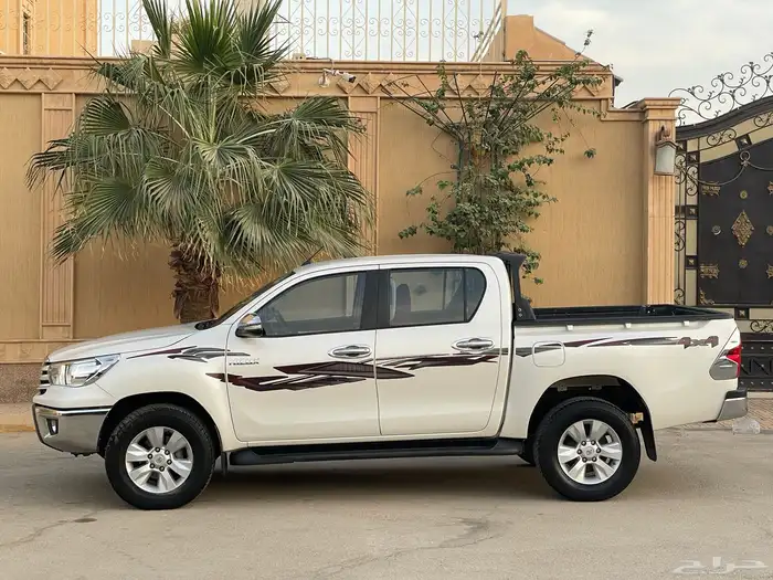 تويوتا هايلوكس SRS 2016 سعودي 23