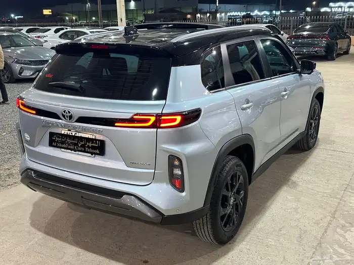 تويوتا اوربان 2025 عداد 1500 كيلو فل كامل بحالة الجديد 10
