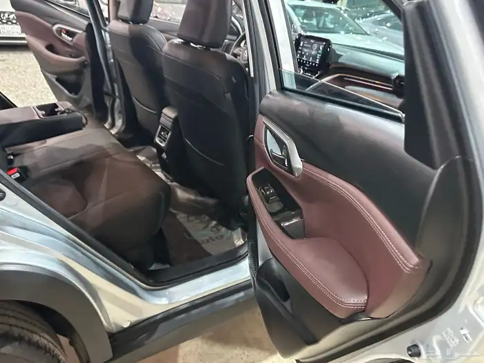 تويوتا اوربان 2025 عداد 1500 كيلو فل كامل بحالة الجديد 27