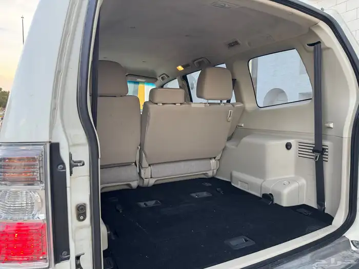 ميتسوبيشي باجيرو 2022 GLS 14