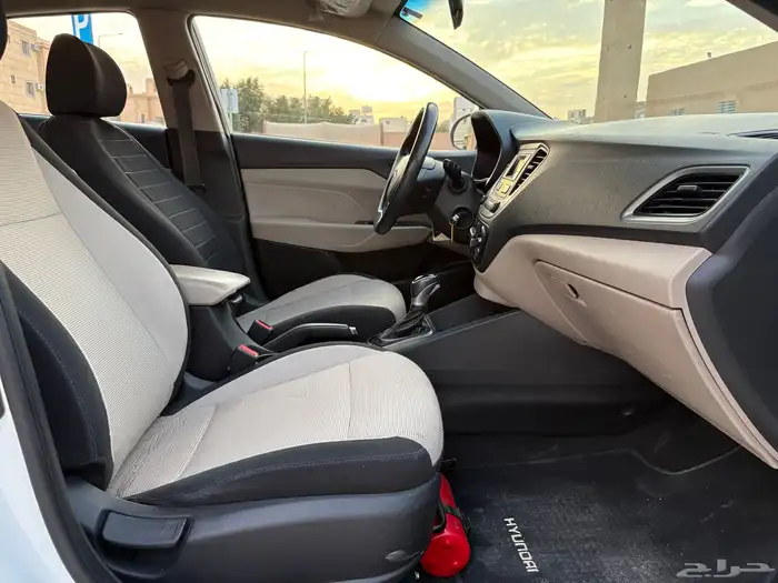 للبيع هيونداي اكسنت 2020 ابيض 18