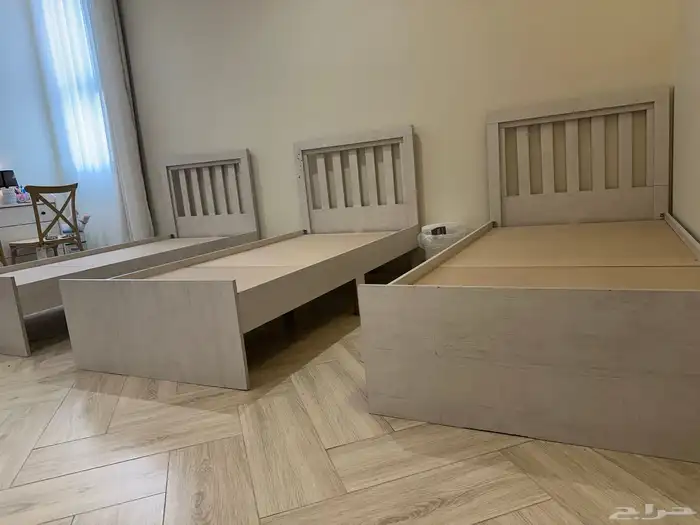 للبيع ثلاث أسرة 1