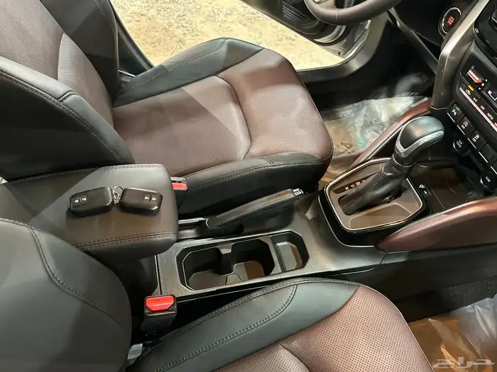 تويوتا اوربان 2025 عداد 1500 كيلو فل كامل بحالة الجديد 33