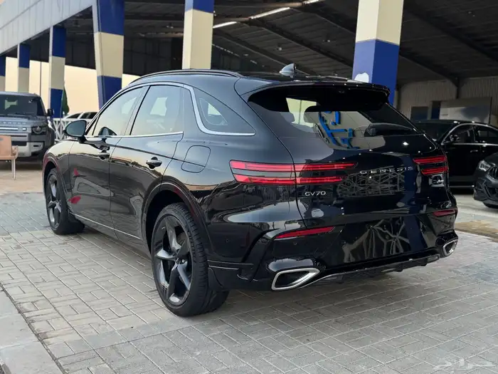 جنسس GV70 2025 بلاتينيوم سبورت عداد 10 الاف 3