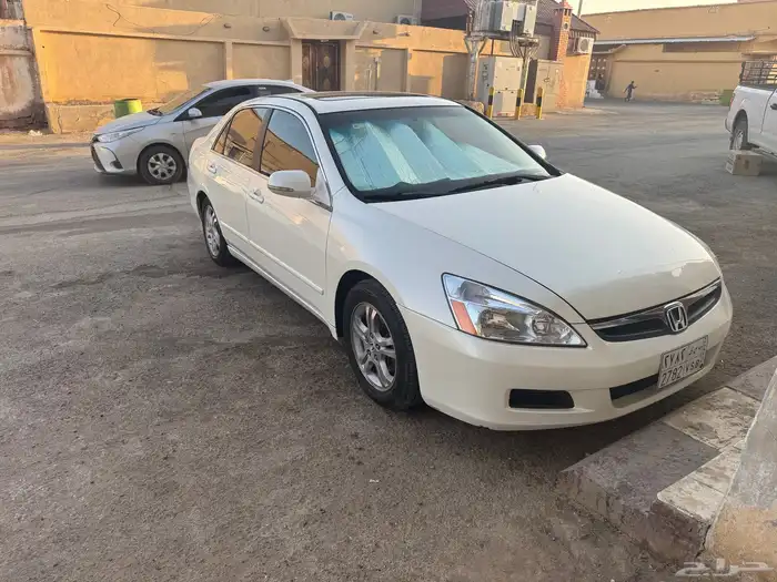 اكورد 2007 فل نظيفة للبيع برفحا عليها سوم 15 والبيع 17 كاش 4