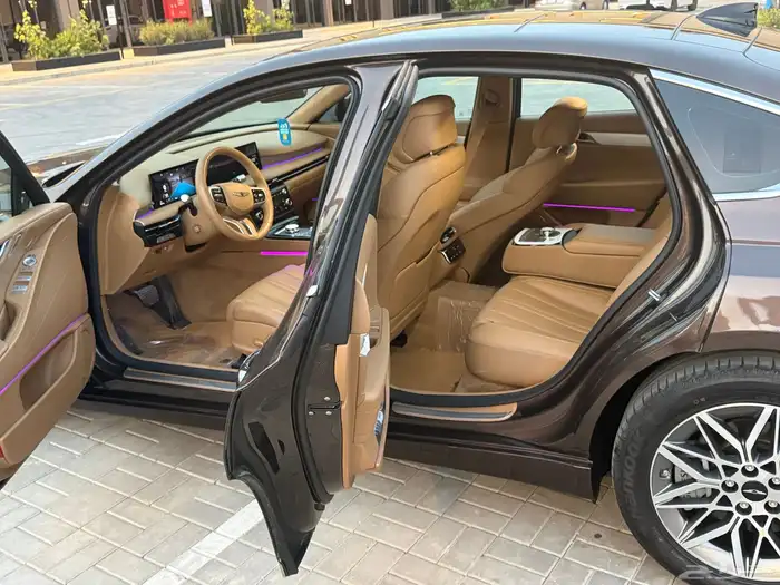 جنسس 2025 G80 برستيج 4