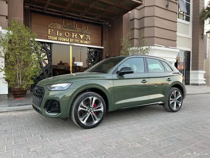 AUDI Q5 2023 S line سماكو بلاك اديشن 5